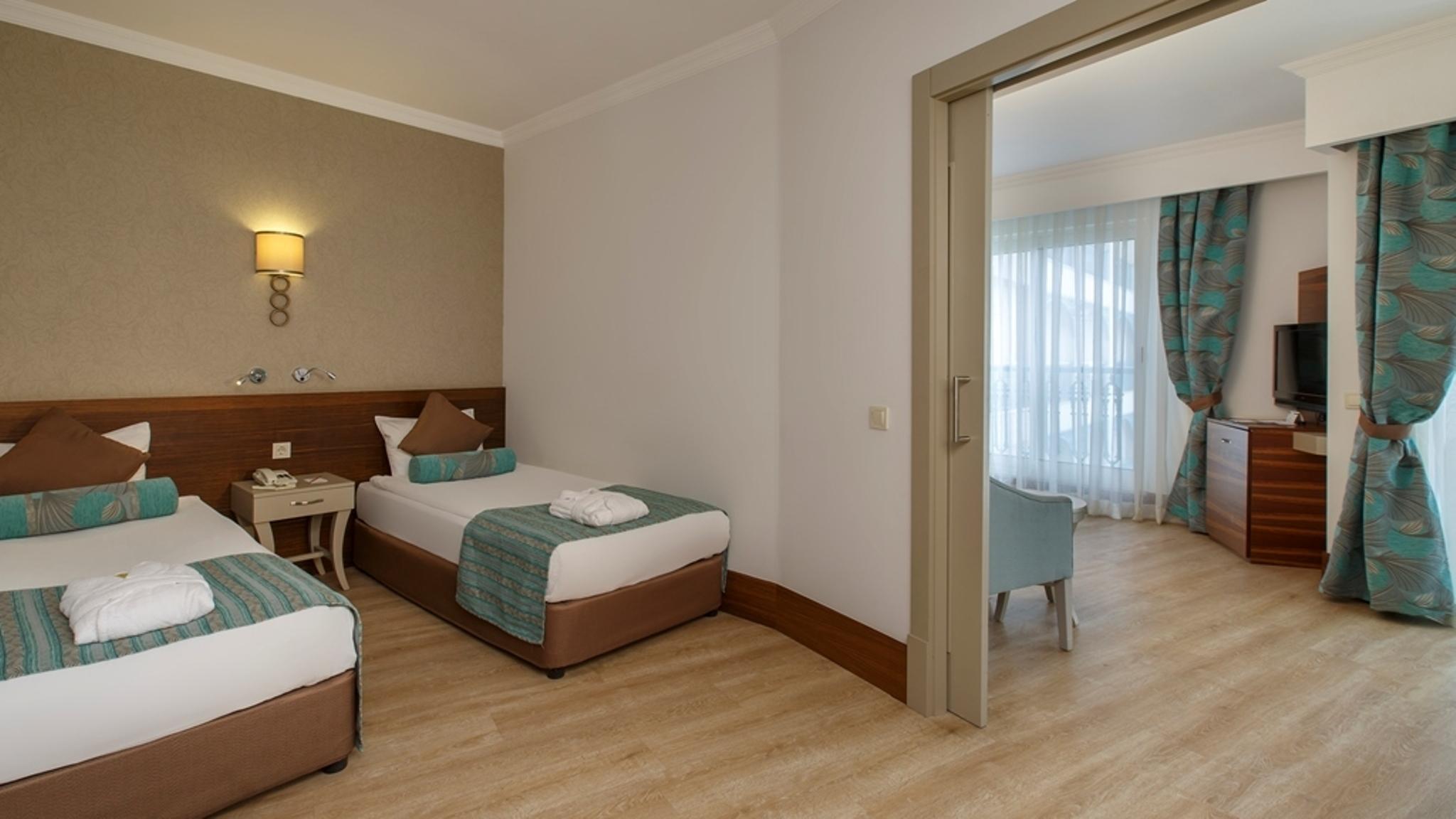 Side Crown Palace Ultra All Inclusive Екстериор снимка